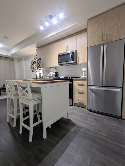  Stylish Oakville Condo to Call Home