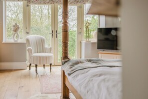 Casa, varanda coberta, vista para o jardim | 6 quartos, ferros/tábuas de passar roupa, Wi-Fi de cortesia