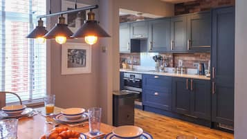 Oppvaskmaskin og kjøkkenutstyr