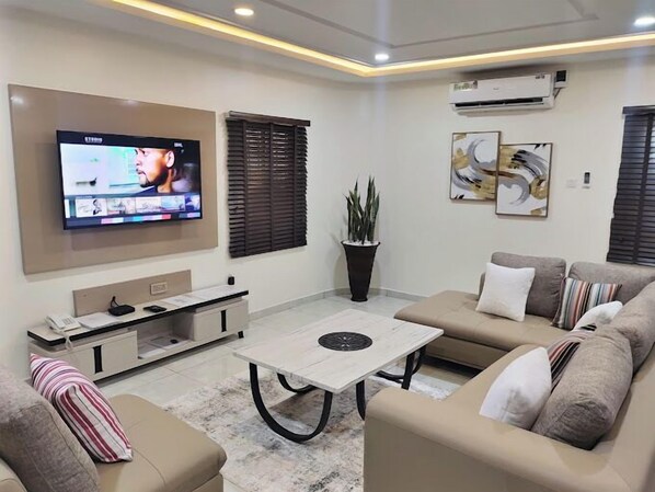 Deluxe Apartment, Balcony, City View | Living area - Unity Luxury Apartment and Suites (Port Harcourt)
