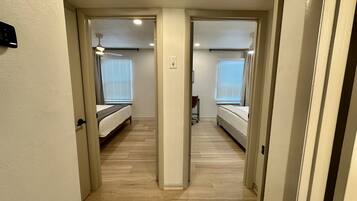 2 bedrooms, desk, iron/ironing board, WiFi