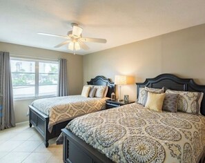 2 habitaciones, tabla de planchar con plancha, wifi y ropa de cama 