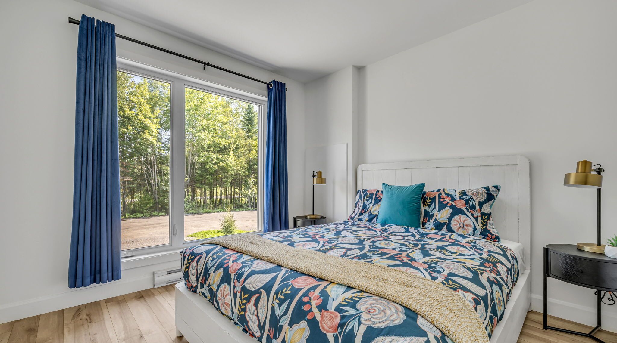 3 bedrooms, desk, iron/ironing board, travel crib