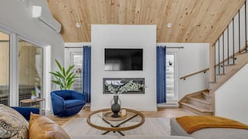 TV, fireplace, offices
