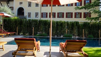 Seasonal outdoor pool