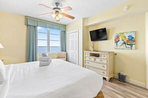 3 habitaciones, tabla de planchar con plancha y cuna de viaje