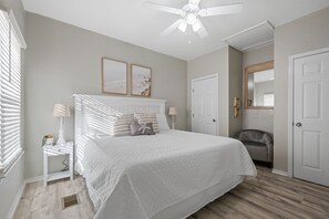 3 slaapkamers, een strijkplank/strijkijzer, gratis wifi, beddengoed