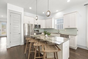 Dishwasher, dining tables - Turtle Cove - Villas of Frangista, Private Pool, Golf Cart! (Miramar Beach)