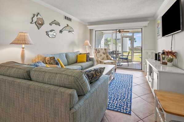 Living area - NEW! Sea Cloisters 105B 3-Bedroom Condo with Pool and Beach view (North Myrtle Beach)