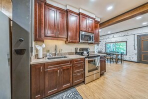 Frigorifero, microonde, forno, macchina per tè/caffè