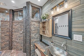 Shower, towels