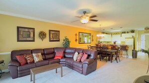Living area - Lovely First floor 2BR condo (Myrtle Beach)