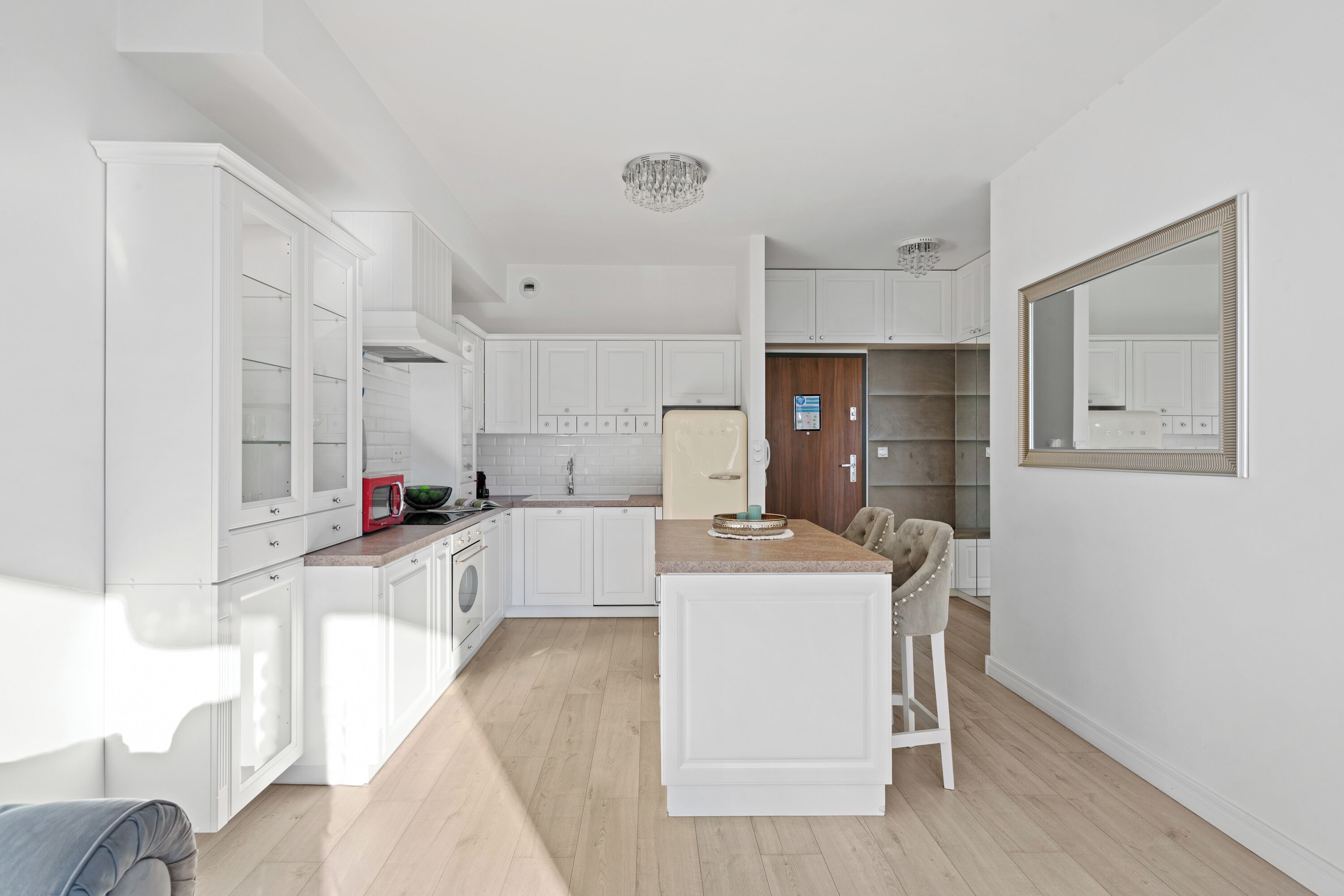 Comfort Apartment, Balcony | Private kitchen | Full-sized fridge, microwave, oven, stovetop