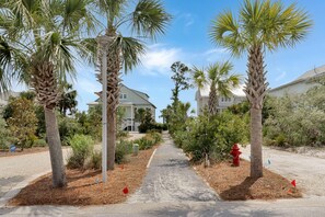 House, Multiple Beds (Home Away From Home) | Property grounds