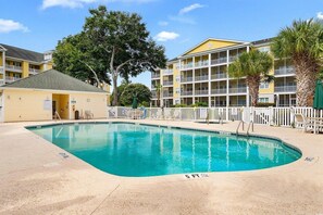 Outdoor pool - Cozy 3-bedroom condo with elevator in superb North Myrtle Beach gated community (North Myrtle Beach)
