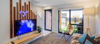 Cosy Wellington Escape | Near Taita Train Station