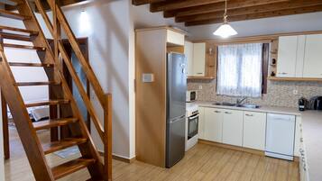 Réfrigérateur, micro-ondes, four, lave-vaisselle