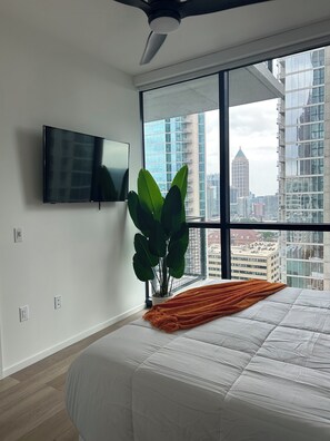 1 bedroom, iron/ironing board, free WiFi, bed sheets - 16th Floor 1-bedroom apartment in lovely Midtown with AC, WiFi, Pool near FOX (Atlanta)