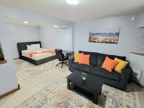 Smart TV, fireplace, DVD player