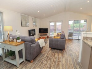 Cottage | Living area - Dovedale Lodge (Windermere)