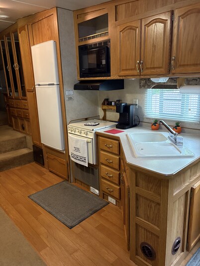 5th Wheel RV On Permanent Site ,Near Hatfield McCoy Sites
