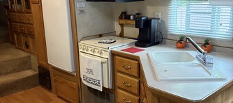5th Wheel RV On Permanent Site ,Near Hatfield McCoy Sites