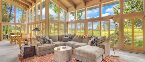 TV, fireplace, offices