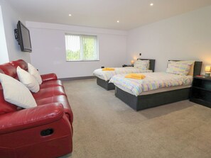 بديكورات فريدة لكل غرفة وطراز فريد لكل وحدة وواي فاي مجانًا