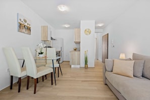 TV - Apartment MATIS near Medulin beach (Medulin)