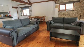 Cottage | Living area