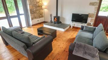 Cottage | Living area