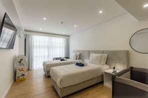 4 chambres, fer et planche à repasser, Wi-Fi, literie fournie