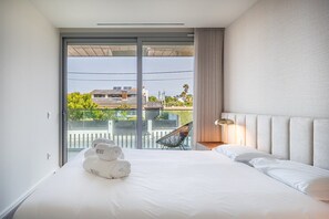 1 soverom, strykejern/-brett, internettilgang og sengetøy