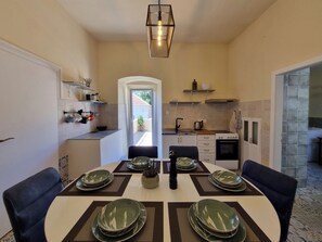 Luxury Suite, Sea View | Private kitchenette