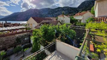 Luxury Suite, Sea View | Terrace/patio