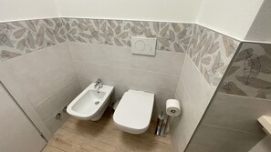 Leilighet | Bad | Dusj og håndklær