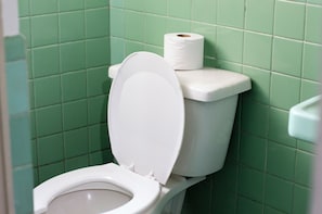 Standard Room | Bathroom