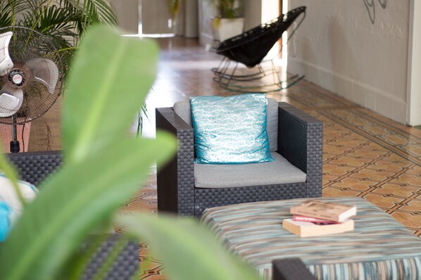 Standard Room | Living area