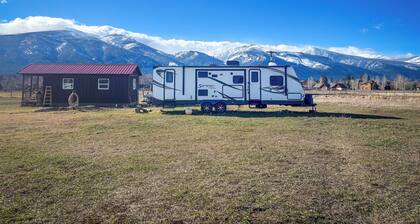 Spacious Travel Trailer with AC in Stevensville
