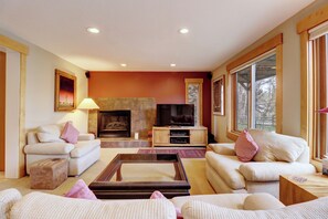 Smart-tv en een open haard