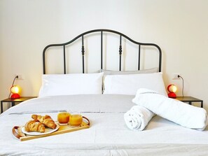 1 bedroom, iron/ironing board, free WiFi, bed sheets - La Stecca 13 | Two-room apartment near IEO & Fondazione Prada - 20 minutes from the Duomo (Lombardia)