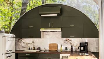 Refrigerador y parrilla de estufa