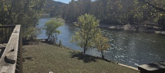 Cozy Riverfront Cabin on the Current River.   Relax, Unwind & Explore the Ozarks