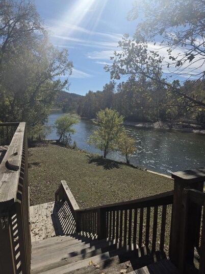 Cozy Riverfront Cabin on the Current River.   Relax, Unwind & Explore the Ozarks