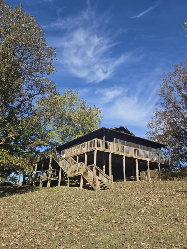 Exterior - Cozy Riverfront Cabin on the Current River.   Relax, Unwind & Explore the Ozarks (Van Buren)