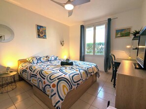 1 chambre, fer et planche à repasser, Wi-Fi, draps fournis