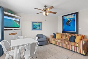 Townhome, 1 Queen Bed with Sofa bed (Capri by the Gulf 101) | Living area