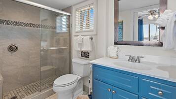 Ferienhaus, 1Â Queen-Bett und Schlafsofa (Capri by the Gulf 101) | Badezimmer