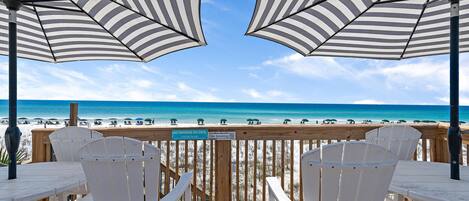 Byhus - 1 kingsize-seng med sovesofa (Capri by the Gulf 104) | Udendørs spisemuligheder