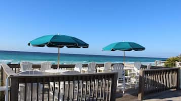 Townhome, 1 King Bed with Sofa bed (Capri by the Gulf 104) | Outdoor dining